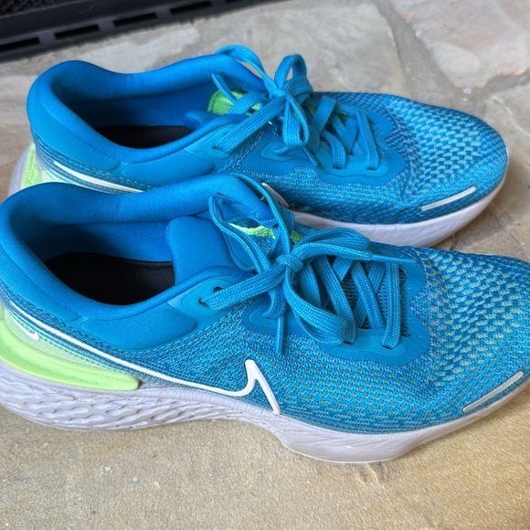 Men’s Nike invincible run - Picture 3 of 9